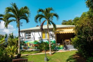 Bungalow charmant à Sainte-Rose avec piscine partagée - 9