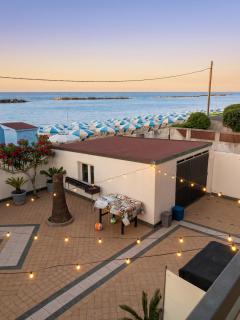 Spacious Apartment with Sea View in Francavilla al Mare + BBQ - 6