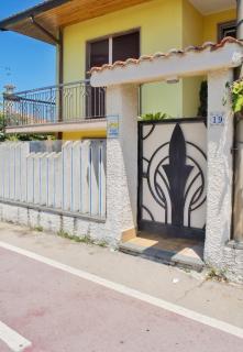 Spacious Apartment with Sea View in Francavilla al Mare + BBQ - 2