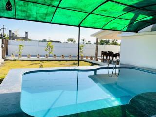 Queens Castle Farm pvt Pool - 8