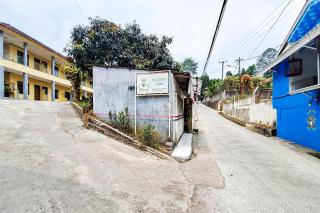 RedDoorz near Gunung mas Puncak - 3