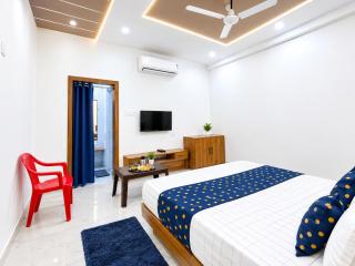 Hotel The GPR Palace Mahakaleshwar Temple And Railway Station# Budget Crafted for Every Stay, Ujjain - 8