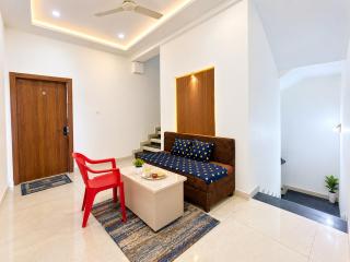Hotel The GPR Palace Mahakaleshwar Temple And Railway Station# Budget Crafted for Every Stay, Ujjain - 9