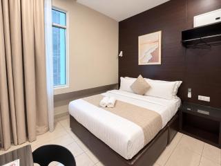 Cathay Hotel - 2