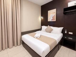 Cathay Hotel - 6