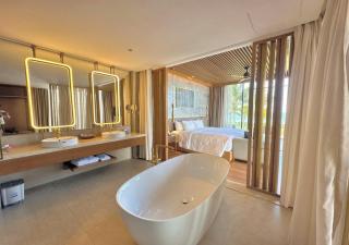 Frères Villa Beachfront & Pool - Wyndham Royal Beachfont Resort, Hoi An - 0