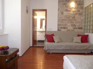 Studio Apartment Mila - 0