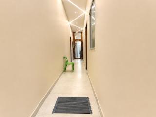 LUXURY Hotel AP Near Mahakal Temple and Railway Station- Sophisticated Stays, Memorable Moments, Ujjain - 7