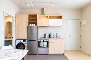 Petone Studio with Balcony - Near Beach & Shops - 8