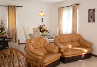 Spacious House in Flic en Flac with Shared Pool - 5