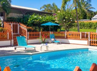 Bungalow charmant à Sainte-Rose, piscine partagée - 0