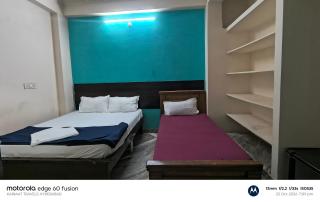 Kainaat Guest House - 6