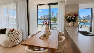 Brand new Designer Escape Comfort Style Location - 0