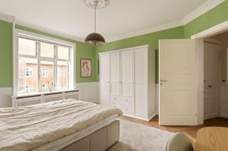 Luxury Renovated Apt - 5
