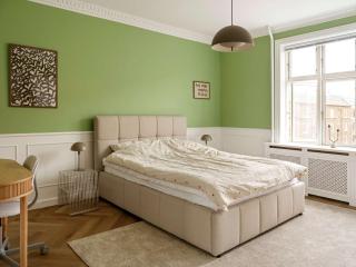 Luxury Renovated Apt - 7