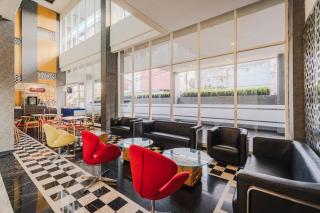 Ascent Hotel & Cafe Malang - 6