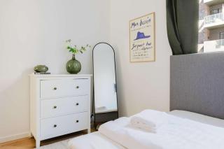 Luxury Apt with Harbor Views - 2