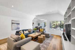 KaleidoNook - 3BR with Parking & Private Yard - 5