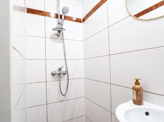 Well-Located 1BR & LR for Long-Stay Friendly - 1