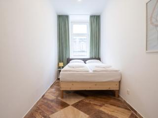 Well-Located 1BR & LR for Long-Stay Friendly - 7