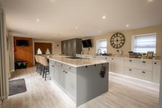 Luxury Home, The Residence Sleeps 10, 2 Hot Tubs & Scenic Views near Durham & Bishop Auckland - Durham - 1
