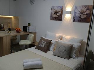 Kyiv apartment - світло та тепло - підземний паркінг-сховище - 5