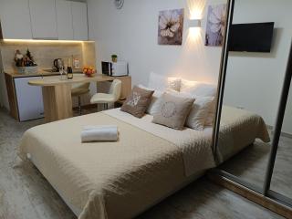 Kyiv apartment - світло та тепло - підземний паркінг-сховище - 0