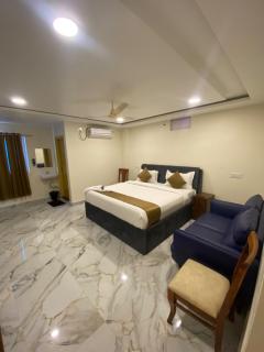 Hotel Livotel Near DLF Cyber City Gachibowli - Hyderabad - 4