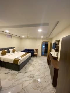 Hotel Livotel Near DLF Cyber City Gachibowli - Hyderabad - 7