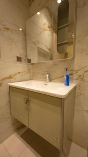 Elegant 2BR in karrada-2 Baths Master-Elevator - 3