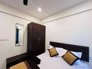 Roshan's Landmark Hotel - 2