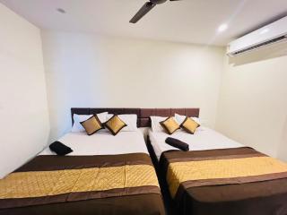 Roshan's Landmark Hotel - 9