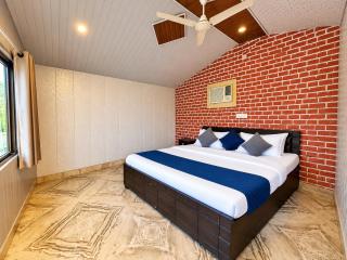 The Aurum Resort - 7