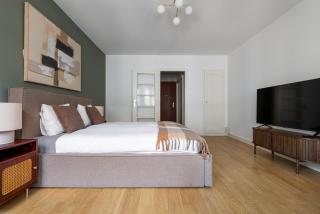 Chic & Central Lakeside Home #15 - 5