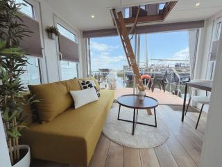 Mini cosy houseboat near the beach and restaurants by Weltevreden Experience - 0