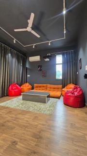 Projector and Table Tennis 3 bedrooms free OTT included - 6