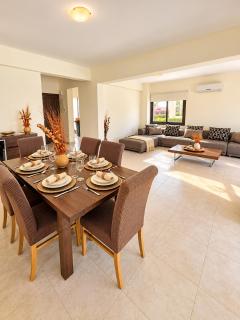Modern 3 bedroom villa, pool and close to golf course - Paphos - 2