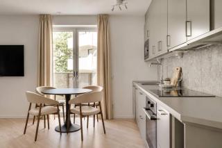 Stylish & Spacious Apartment with Large Balcony - Stoccolma - 8