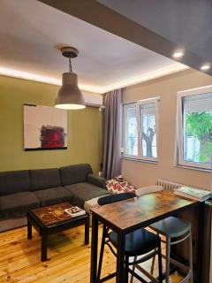 Тих апартамент до НДК, ВМА и Александровска болница- Quiet Center Apartment next to NDK - 7