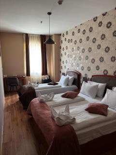 Six Inn Hotel Budapest - Boedapest - 8
