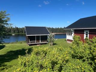 The Pintorp cabin by the lake - 4