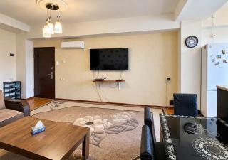 Modern & Cozy Apartment with Balcony View - 3