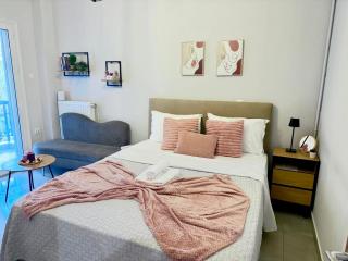 Rania's Seaside Nest- Steps from the Beach - Kiato - 9