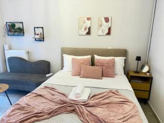 Rania's Seaside Nest- Steps from the Beach - Kiato - 0