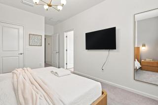 Near Disney Pool Townhome with Avatar & Inside Out - 2