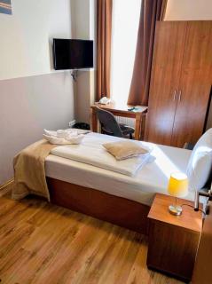 Six Inn Hotel Budapest - Boedapest - 3