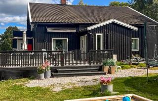 Awesome Home In Strömstad With Wifi - 2