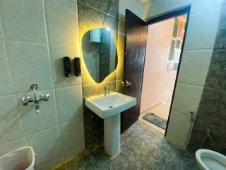 Sky Nest Luxury Flat1002 Behind Lulu Mall - 2