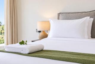 Capital M Emerald 1-bed & 2-bed, pool, gym by YourHost - 5