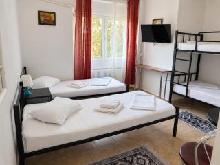 Taxi Hostel - 0